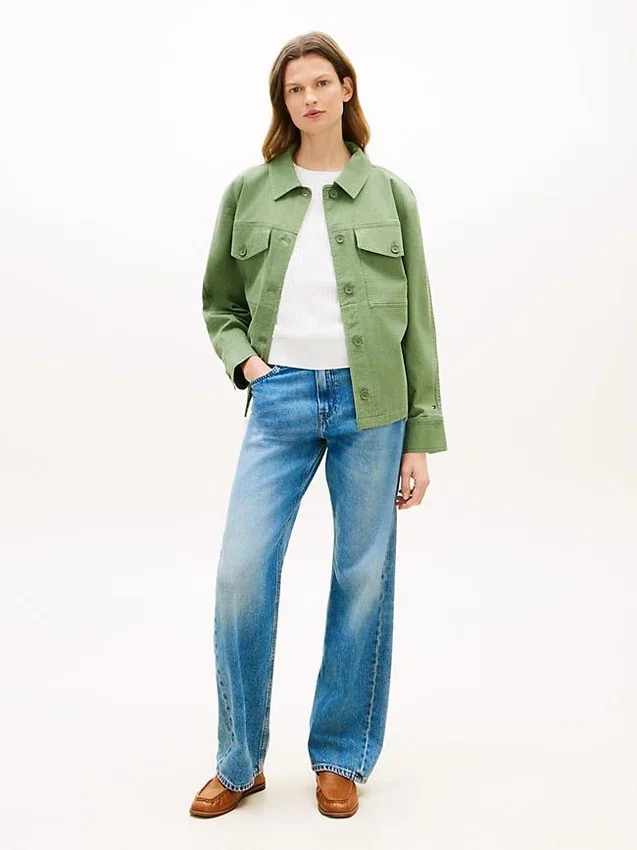 Chaqueta tipo camisa utilitaria oversize de sarga Chaqueta tipo camisa utilitaria oversize de sarga