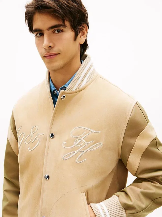 Chaqueta universitaria de ante bordada Chaqueta universitaria de ante bordada