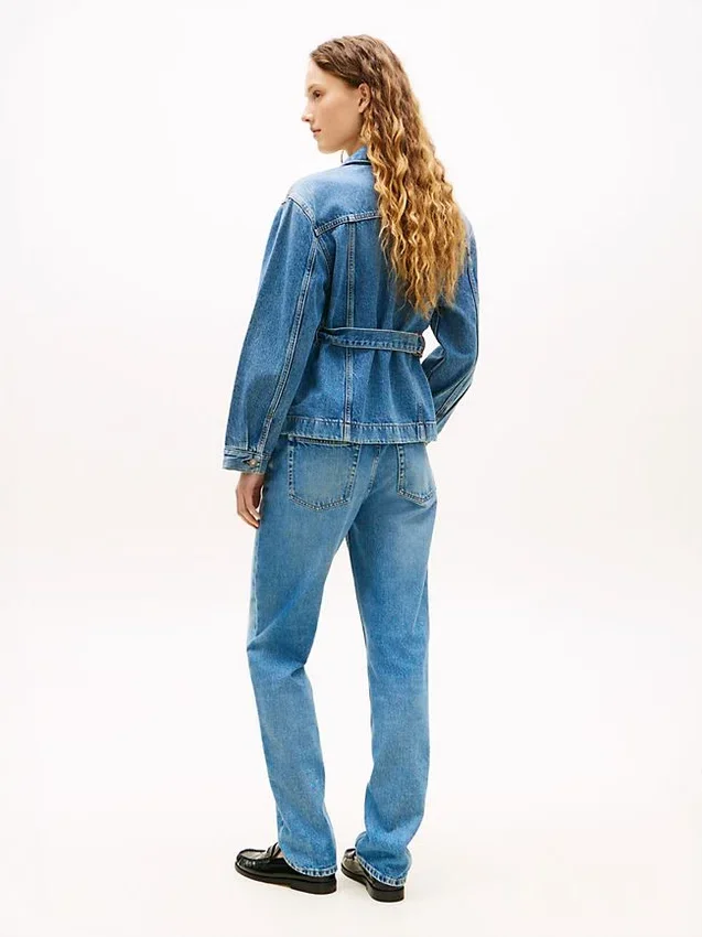 Chaqueta vaquera desgastada con cintura ceñida Chaqueta vaquera desgastada con cintura ceñida