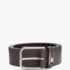 Cinturón de cuero con insignia esmaltada de Tommy Jeans