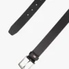 Cinturón de cuero con presilla con bandera