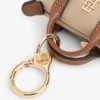 Colgante para bolso con monograma