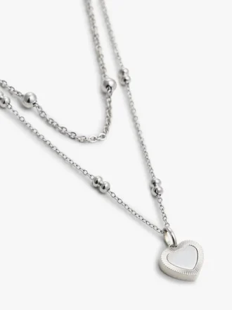 Collar de doble vuelta con colgante de corazón