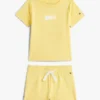 Conjunto de camiseta y pantalones cortos con el logotipo de la bandera para bebés