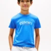 Conjunto de camiseta y pantalones cortos con logotipo para niño