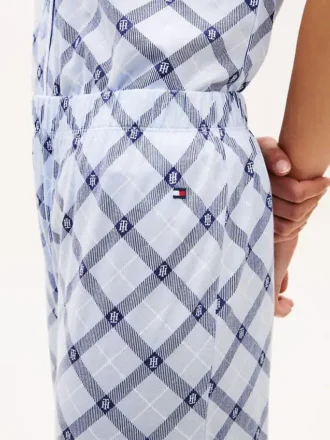 Conjunto de pijama de manga corta con camisa y pantalones cortos