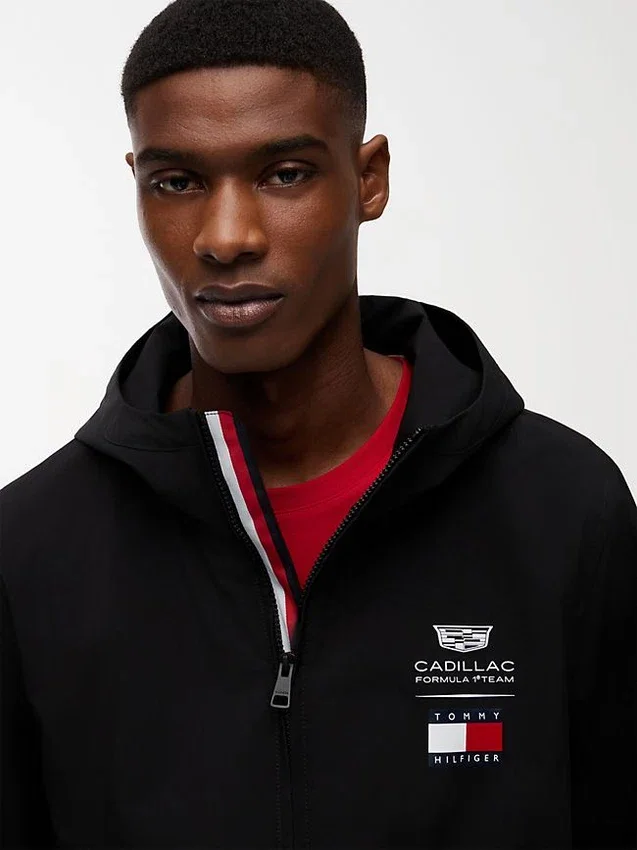 Cortavientos Tommy x Cadillac F1® Team Cortavientos Tommy x Cadillac F1® Team