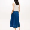 Falda midi acampanada de denim de talle alto