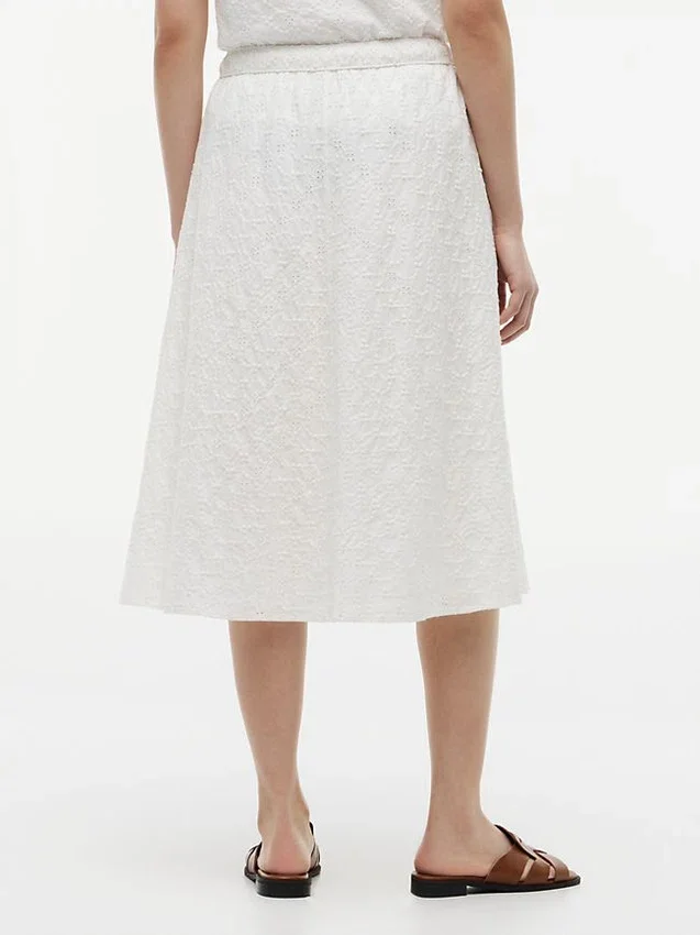 Falda midi con ojales bordados Falda midi con ojales bordados