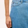 Falda midi vaquera con bajo sin rematar Falda midi vaquera con bajo sin rematar
