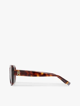 Gafas de sol con montura de mariposa llamativa
