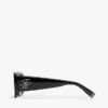 Gafas de sol con montura rectangular llamativa