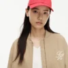 Gorra de béisbol con logotipo monograma