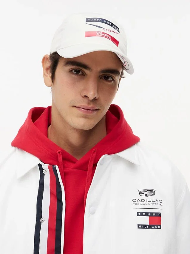 Gorra Tommy x Cadillac F1® Team Chevron Gorra Tommy x Cadillac F1® Team Chevron