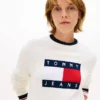Jersey con ribete y logotipo de bandera de Tommy Jeans Jersey con ribete y logotipo de bandera de Tommy Jeans