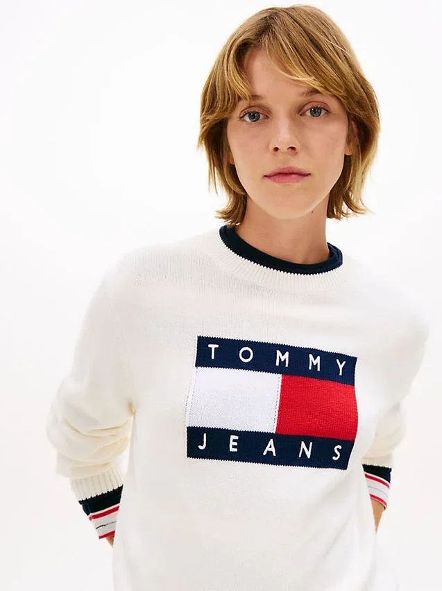 Jersey con ribete y logotipo de bandera de Tommy Jeans Jersey con ribete y logotipo de bandera de Tommy Jeans