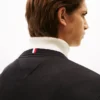 Jersey de cuello en V con logotipo liso