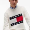 Jersey de cuello redondo con el logotipo de la bandera de Tommy Jeans