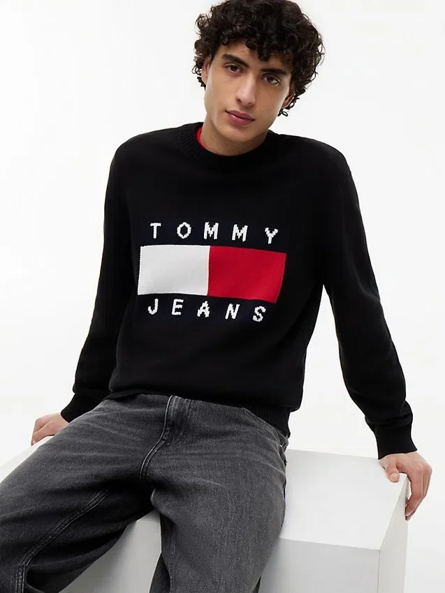 Jersey de cuello redondo con logotipo de bandera de Tommy Jeans Jersey de cuello redondo con logotipo de bandera de Tommy Jeans