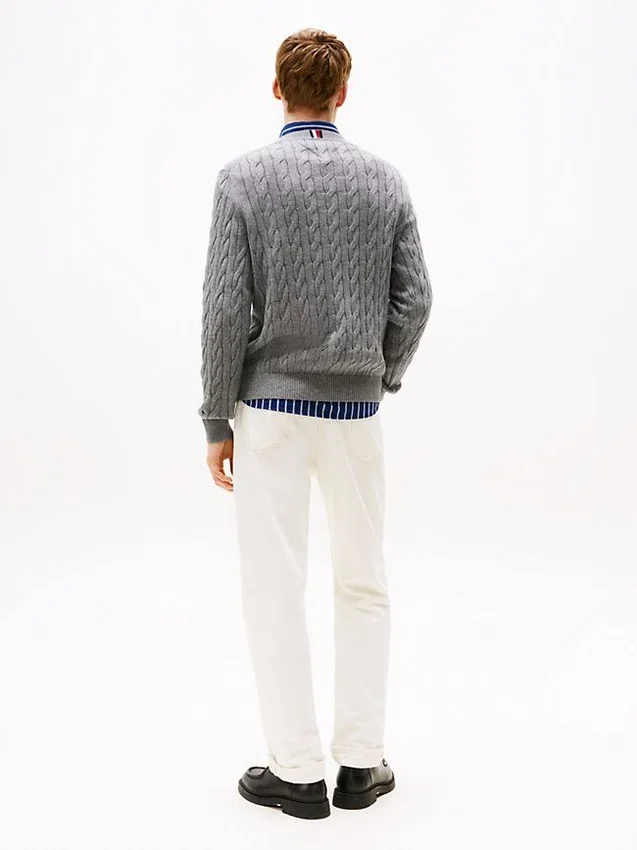 Jersey de cuello redondo con punto trenzado Jersey de cuello redondo con punto trenzado