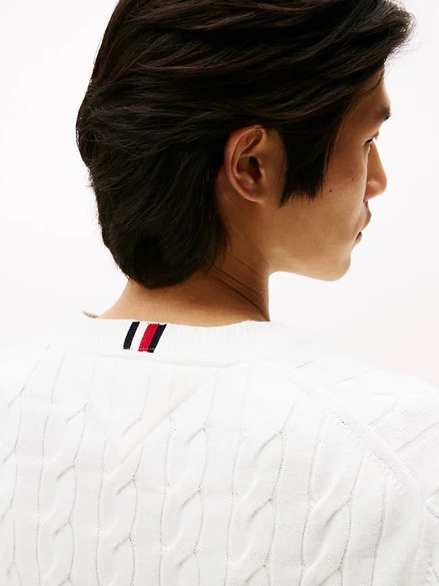 Jersey de cuello redondo con punto trenzado Jersey de cuello redondo con punto trenzado