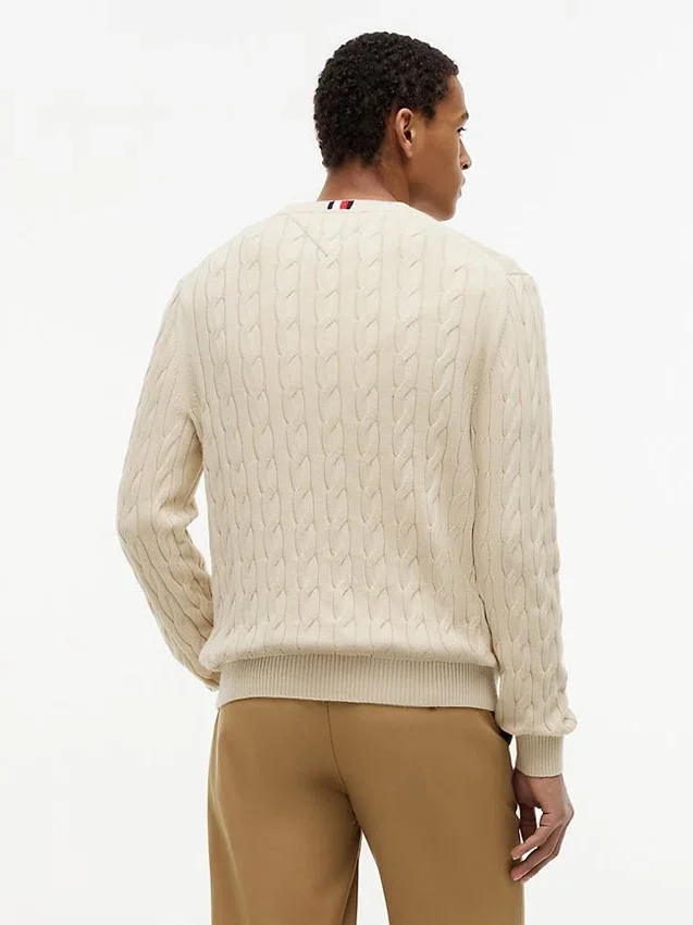 Jersey de cuello redondo con punto trenzado Jersey de cuello redondo con punto trenzado