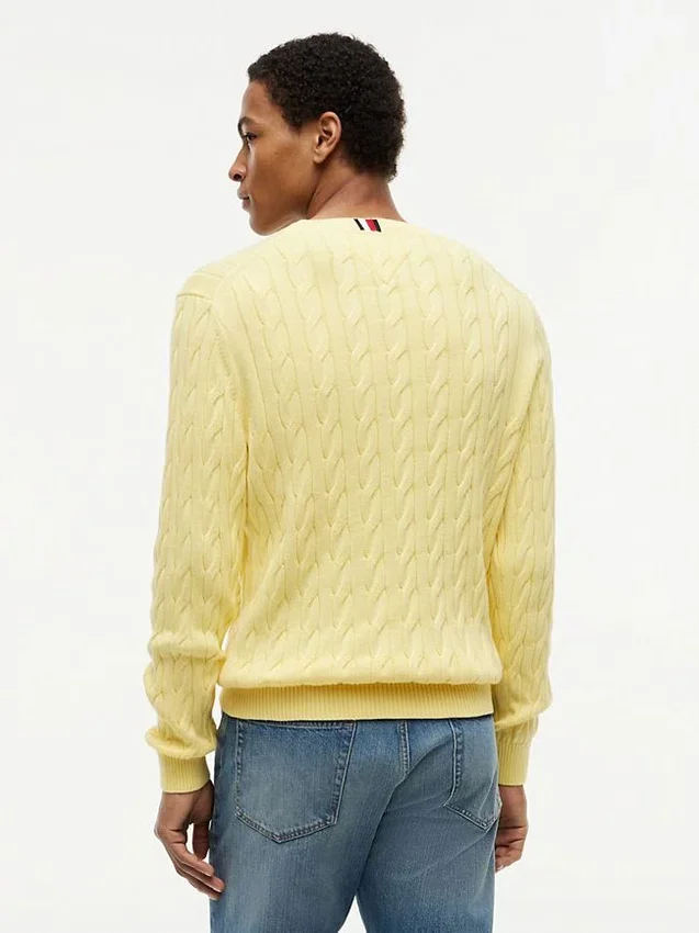 Jersey de cuello redondo con punto trenzado Jersey de cuello redondo con punto trenzado