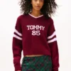 Jersey Tommy Jeans 85 Varsity con cuello en V Jersey Tommy Jeans 85 Varsity con cuello en V