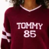 Jersey Tommy Jeans 85 Varsity con cuello en V Jersey Tommy Jeans 85 Varsity con cuello en V