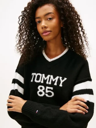 Jersey Tommy Jeans 85 Varsity con cuello en V Jersey Tommy Jeans 85 Varsity con cuello en V