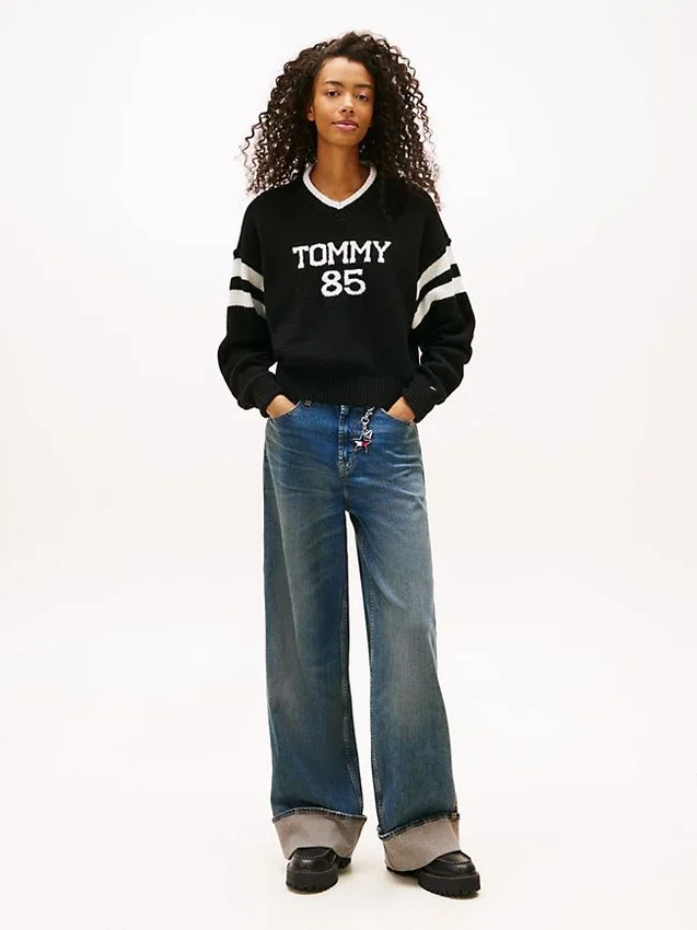 Jersey Tommy Jeans 85 Varsity con cuello en V Jersey Tommy Jeans 85 Varsity con cuello en V