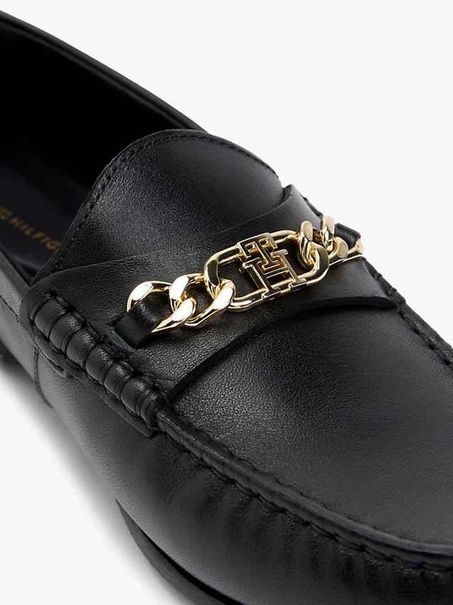 Mocasines de piel con eslabones de cadena Mocasines de piel con eslabones de cadena