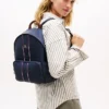 Mochila con rayas emblemáticas