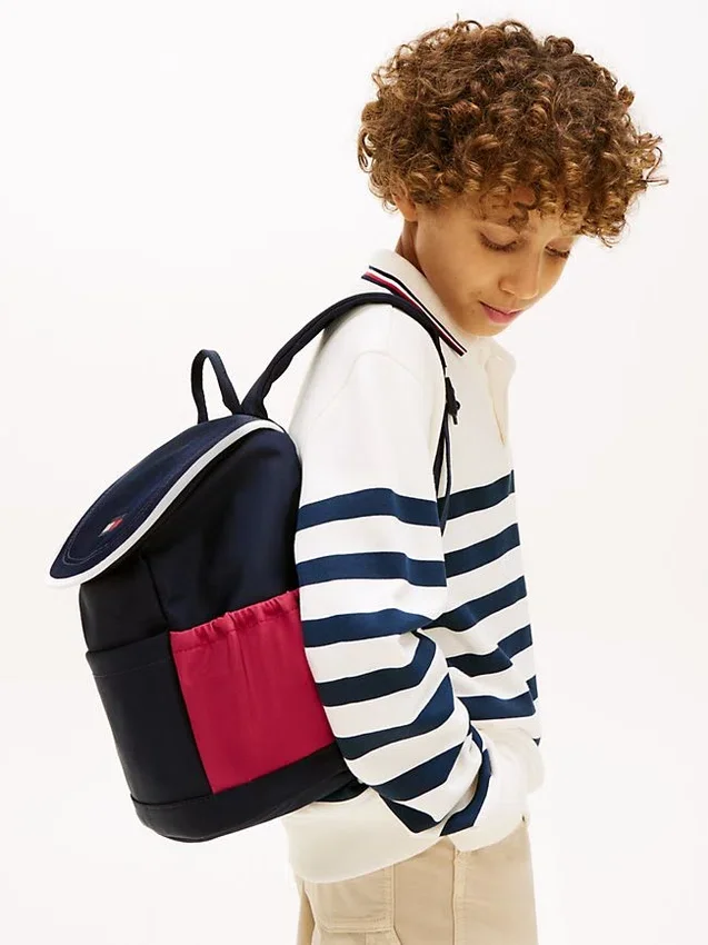 Mochila con solapa y bloques de color para niños Mochila con solapa y bloques de color para niños