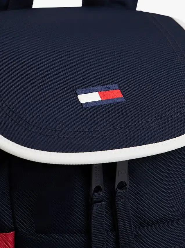 Mochila con solapa y bloques de color para niños Mochila con solapa y bloques de color para niños