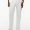 Pantalón chino elástico teñido en prenda de la línea New York Label Pantalón chino elástico teñido en prenda de la línea New York Label