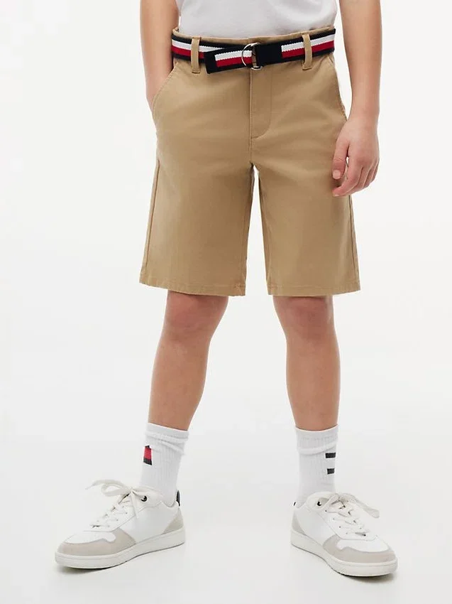 Pantalón corto chino con cinturón para niño Pantalón corto chino con cinturón para niño