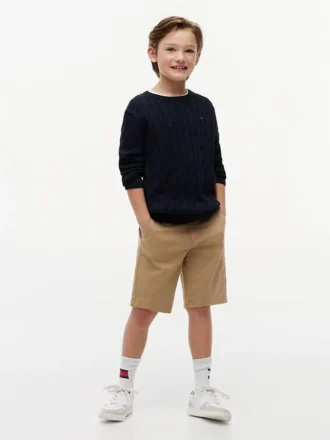 Pantalón corto chino con cinturón para niño