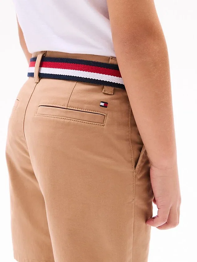 Pantalón corto chino con cinturón para niño Pantalón corto chino con cinturón para niño