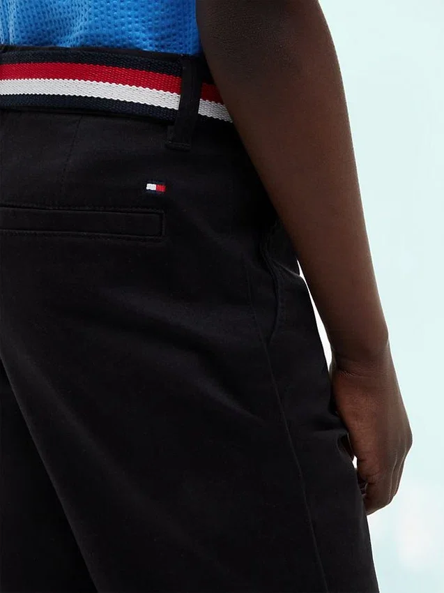 Pantalón corto chino con cinturón para niño Pantalón corto chino con cinturón para niño
