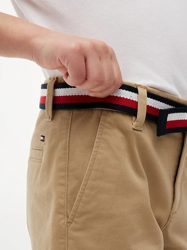 Pantalón corto chino con cinturón para niño Pantalón corto chino con cinturón para niño