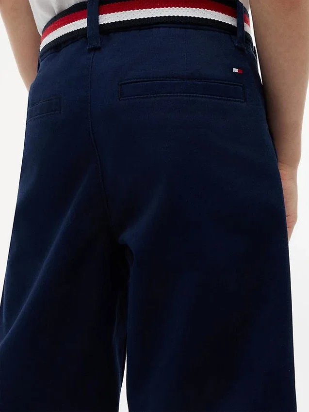 Pantalón corto chino con cinturón para niño Pantalón corto chino con cinturón para niño