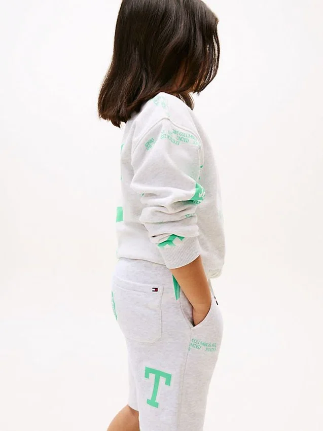 Pantalón corto de chándal con estampado de logotipos para niños Pantalón corto de chándal con estampado de logotipos para niños
