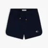 Pantalón corto de chándal para niño con logotipo de bandera en tonos Pantalón corto de chándal para niño con logotipo de bandera en tonos