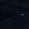 Pantalón corto de chándal para niño con logotipo de bandera en tonos Pantalón corto de chándal para niño con logotipo de bandera en tonos