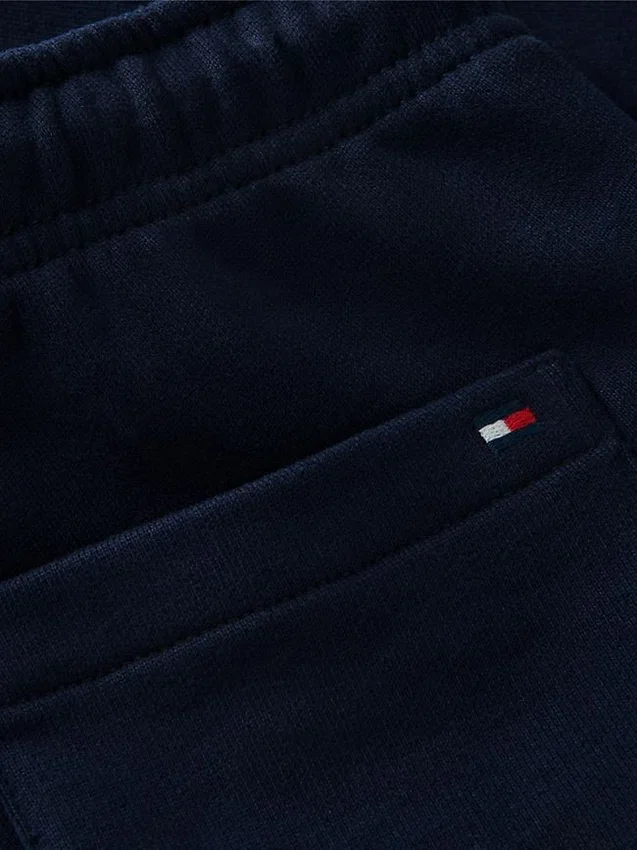 Pantalón corto de chándal para niño con logotipo de bandera en tonos Pantalón corto de chándal para niño con logotipo de bandera en tonos