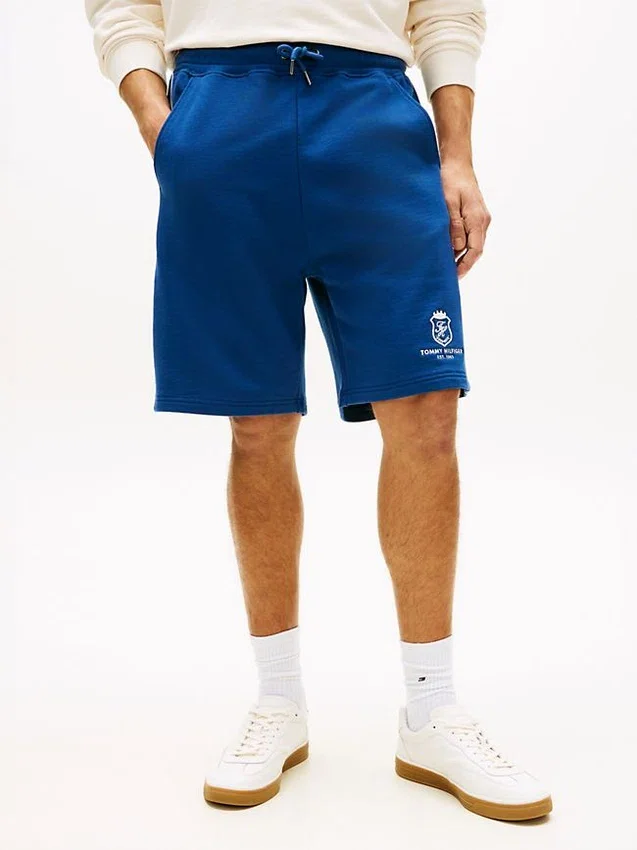 Pantalón corto de felpa con monograma Pantalón corto de felpa con monograma