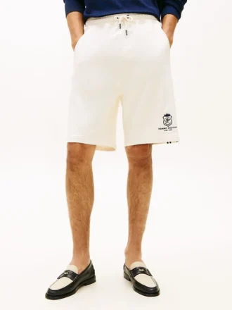 Pantalón corto de felpa con monograma
