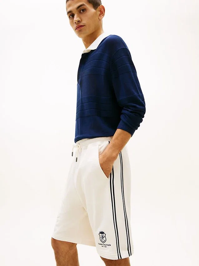 Pantalón corto de felpa con monograma Pantalón corto de felpa con monograma