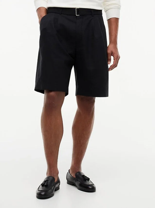 Pantalón corto plisado con cinturón de 25 cm y corte holgado Pantalón corto plisado con cinturón de 25 cm y corte holgado